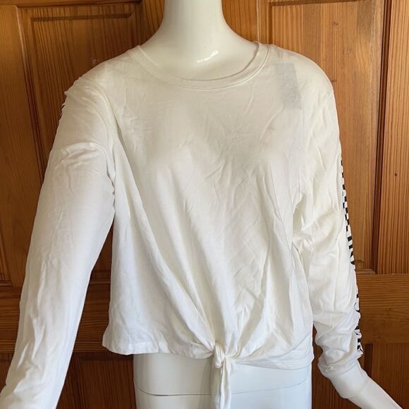 Hollister long sleeve tie front t shirt - Picture 3 of 4